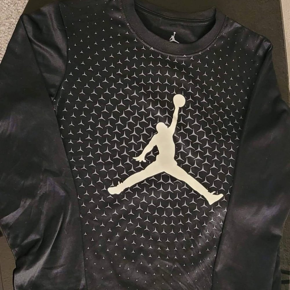 BOYS AIR JORDAN LONG SLEEVE SHIRT